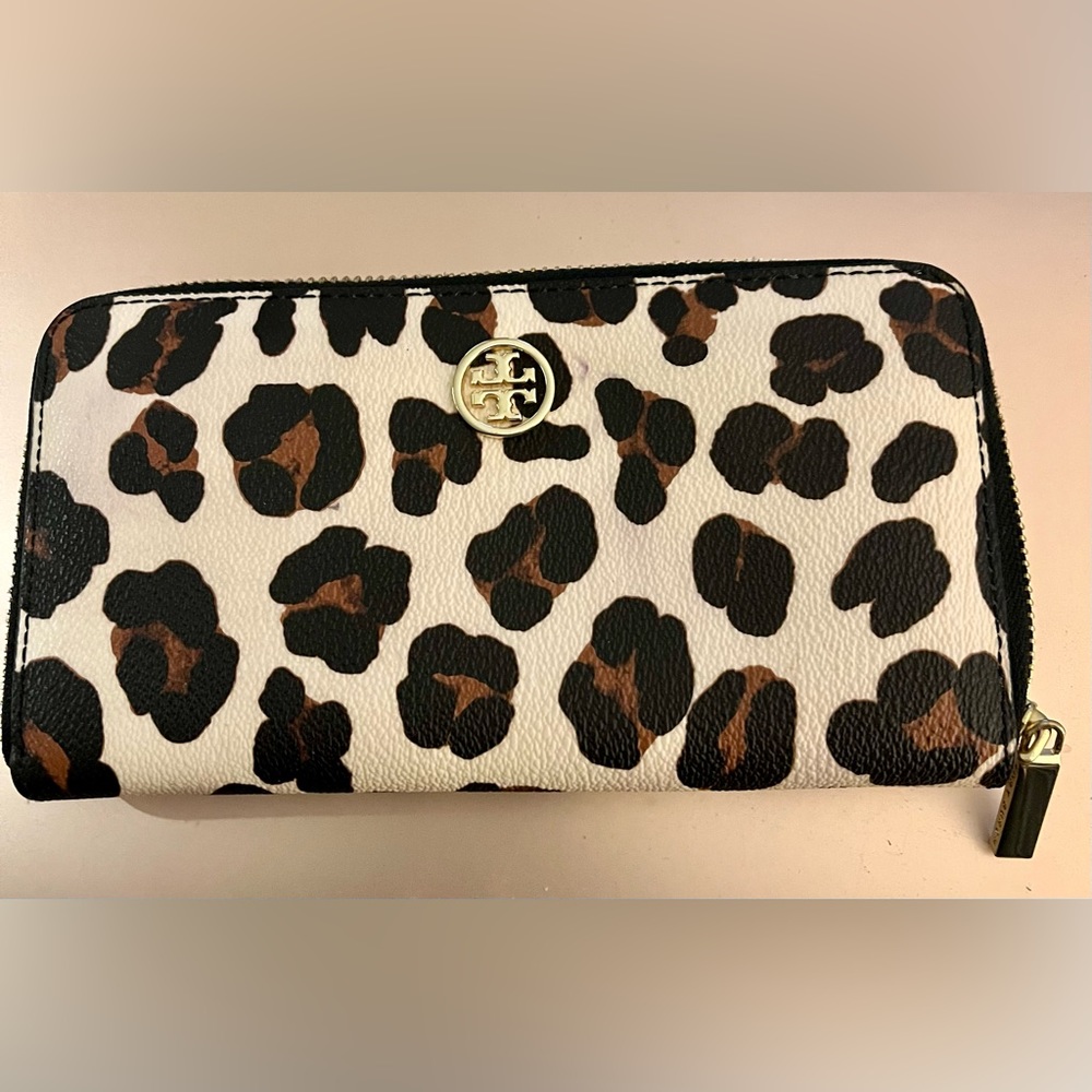 NWT Tory Burch Animal Print wallet